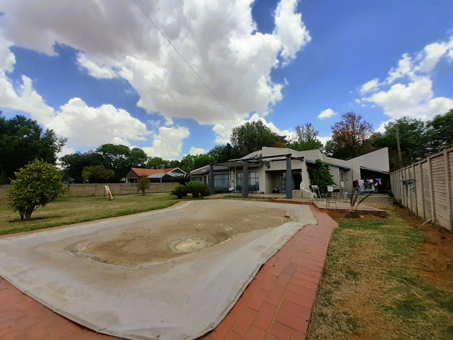 3 Bedroom Property for Sale in Vaalpark Free State